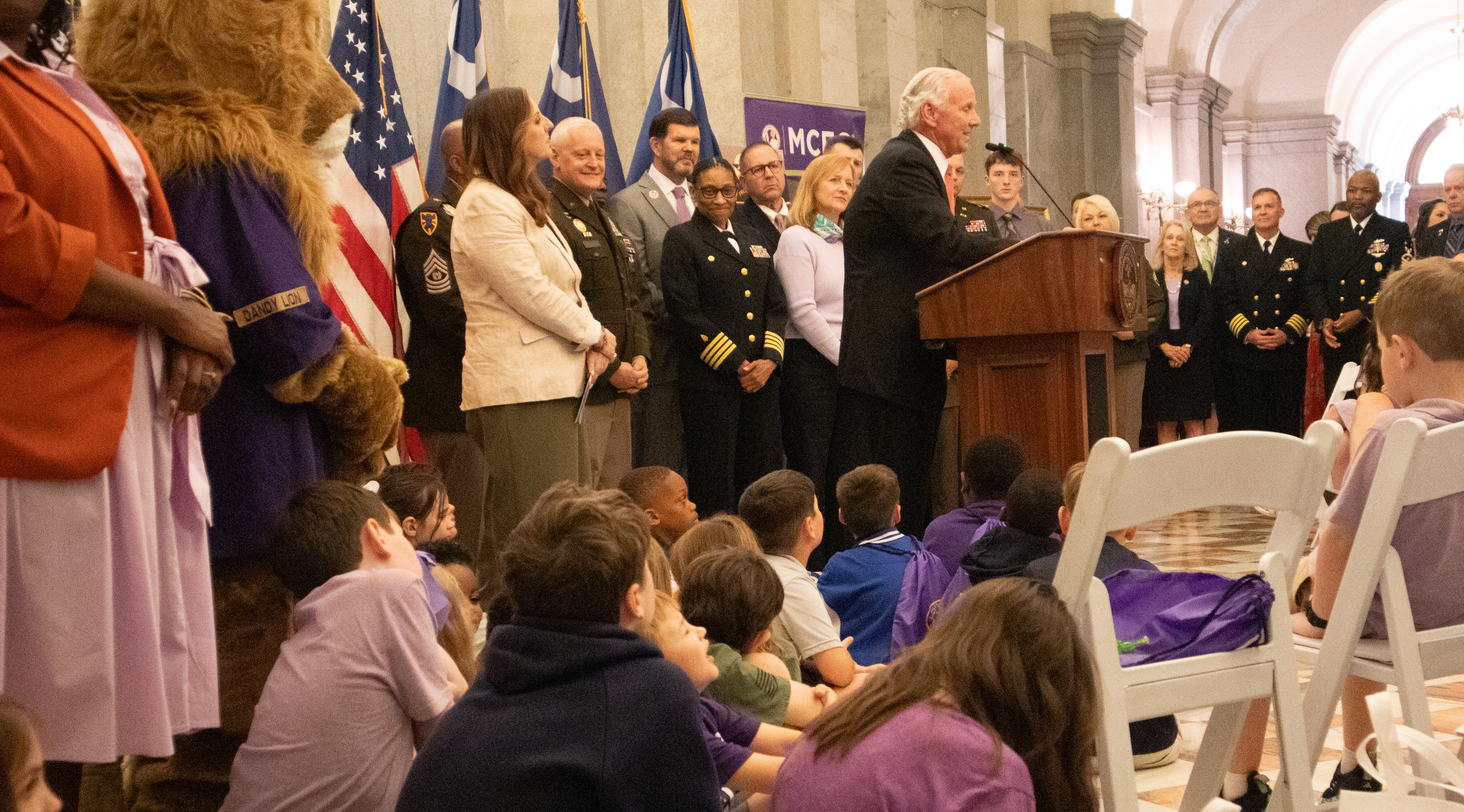 Secretary McCaffrey photo