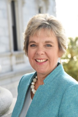 MARCIA ADAMS